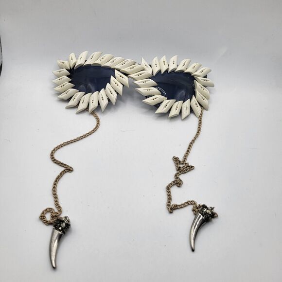 Funky apocalyptic - chain frames - shark tooth handmade - Picture 2 of 2